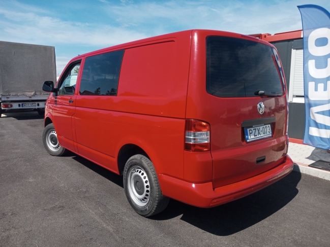 volkswagen-transporter-t6-furgon-9294-810-03.jpg