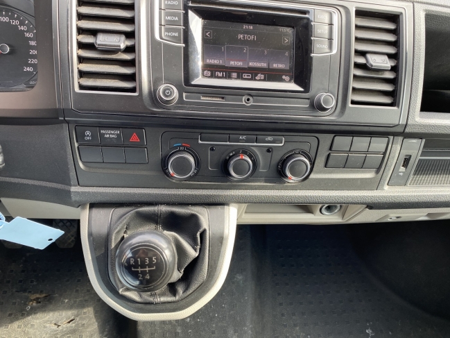 volkswagen-transporter-t6-furgon-z11214-1206-10.jpg