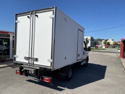 iveco-daily-35c15-hutodoboz-4332-1041-04.jpg