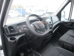iveco-daily-35c16-dobozos-ivecodaily35c16-1156-13.jpg