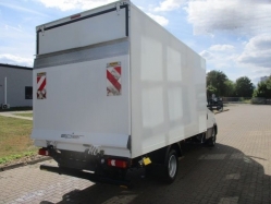 iveco-daily-35c16-dobozos-md446373691-1100-03.jpg