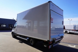 iveco-daily-35c18-doboz-54-720-03.jpg