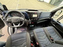 iveco-daily-72-180-dobozos-ivecodaily72-1166-12.jpg