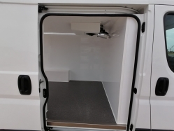 peugeot-boxer-l1h1-fagyasztos-furgon-9998-372-06.jpg