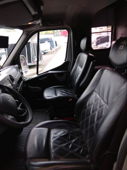 renault-master-loszallito-allatszallito-88-773-07.jpg