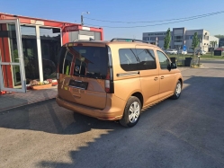 volkswagen-caddy-5-szemelyes-i250-1211-04.jpg