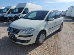 volkswagen-touran-szemelyauto-7128-664-01.jpg