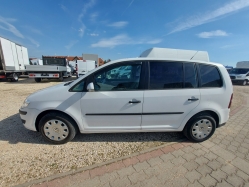 volkswagen-touran-szemelyauto-7128-664-02.jpg